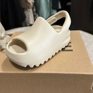 Yeezy slide infant 7K color bone